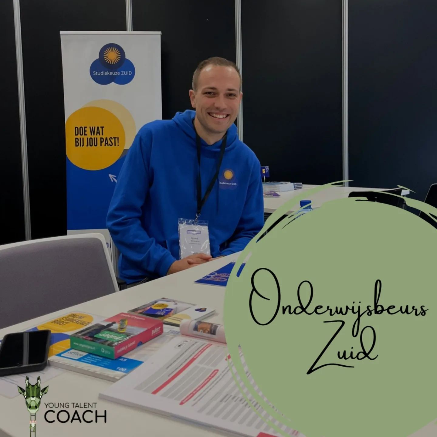 Onderwijsbeurs Zuid wat was het leuk! 📢

Op vrijdag 27 september heb ik bijna 20 jongeren mogen coachen. Via een speeddate heb ik ze tips en tools mogen geven op hun ontdekkingsreis naar een passende studiekeuze. De een heeft 3 stappen gezet waar de ander 1 stap voor uit kwam. Maar iedereen is dichter bij het maken van een keuze gekomen. Wauw! Mooi om hier aan deel te nemen.

Samen met de toppers van @studiekeuzezuid hebben  we veel jongeren kunnen helpen. Het was aanpoten, al die gesprekken op een dag, maar er was ook veel ruimte voor gezelligheid, enthousiasme en lol! Dankjewel toppers: @flooow_keuzecoach, @studiekeuzesucces, @studiekeuzecoach, @annelies_hovestad en @keuzepad_keuzebegeleiding! Het was mooi om dit als team weer te beleven!

#enthousiasme #studiekeuze #speeddates #onderwijsbeurs #happyteam #keuzemaken #ontdekkingsreis #ontdekken #mbo #hbo #wo