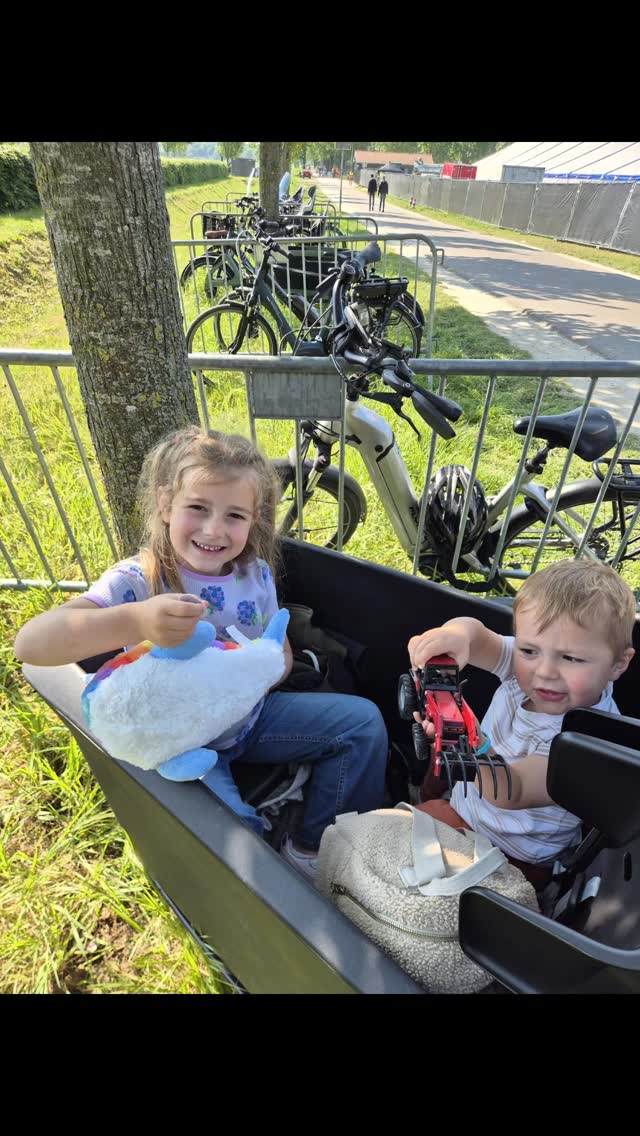 Een ochtend met Lenn en Nore bij de MOT in Montfort!
#oldtimers #tractors #familyfun❤️